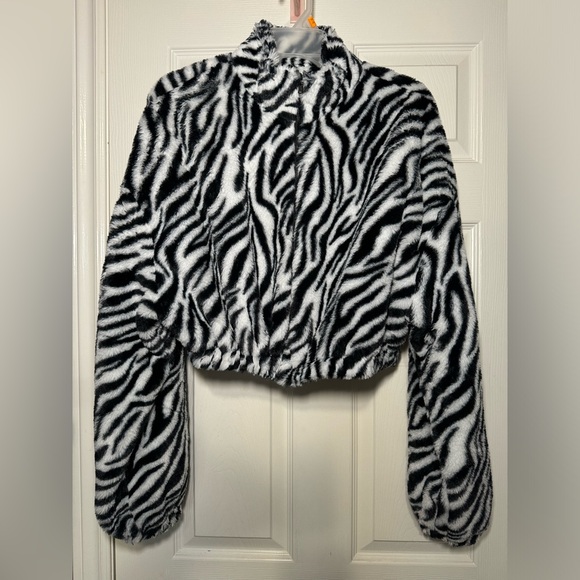 SHEIN Drop Shoulder Zebra Faux Fur Coat - Picture 3 of 5